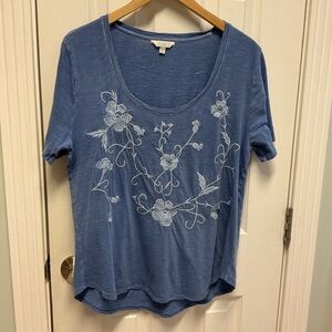 Lucky Brand SZ XL Dusty Blue Flower Embroidered Short Sleeve T-Shirt Top